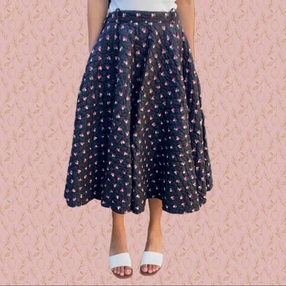 Vintage Dresses & Skirts - 🚫SOLD🚫 Vintage Navy Floral Prairie Skirt 🌷